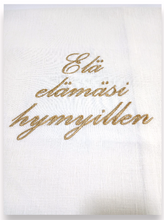 Load image into Gallery viewer, Elä elämäsi hymyillen -tyynyliina