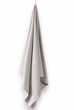 Load image into Gallery viewer, HIEKKA Linen Waffle Bath Towel