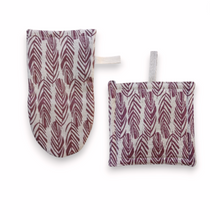 Load image into Gallery viewer, SULKA Potholder Cranberry Red