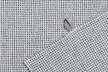 Lataa kuva Galleria-katseluun, TUHKA kylpypyyhe, pesetettyä pellavavohvelia