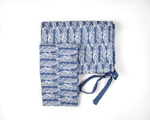 Lataa kuva Galleria-katseluun, IVANA HELSINKI PRINT SULKA pouta 100 % pellavapussilakana