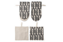 Load image into Gallery viewer, SULKA Potholder Linen/Black