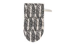 Load image into Gallery viewer, SULKA Oven Mitt Linen/Black