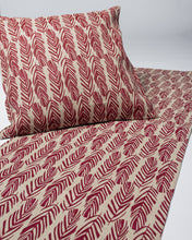 Load image into Gallery viewer, SULKA Cushion Cover Linen/Cranberry Red