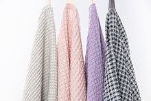 Lataa kuva Galleria-katseluun, TUHKA käsipyyhe, pesetettyä pellavavohvelia