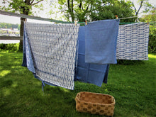 Lataa kuva Galleria-katseluun, IVANA HELSINKI PRINT SULKA pouta 100 % pellavapussilakana