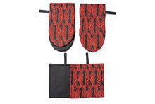 Lataa kuva Galleria-katseluun, IVANA HELSINKI PRINT SULKA musta-karpalopatakinnas