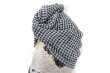 Lataa kuva Galleria-katseluun, TUHKA turbaani, pesetettyä pellavavohvelia