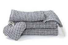 Lataa kuva Galleria-katseluun, TUHKA käsipyyhe, pesetettyä pellavavohvelia