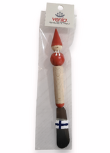 Lataa kuva Galleria-katseluun, Tonttu voiveitsi
