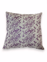 Lataa kuva Galleria-katseluun, MARJA tyynynpäällinen 100% pellava pellava-helmiäiskarpalo
