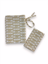 Lataa kuva Galleria-katseluun, IVANA HELSINKI PRINT SULKA 100% pellavatyynyliina pellava-valkea
